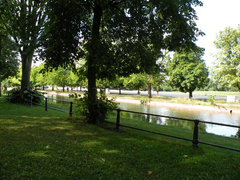  Canal aux abords de la Citadelle